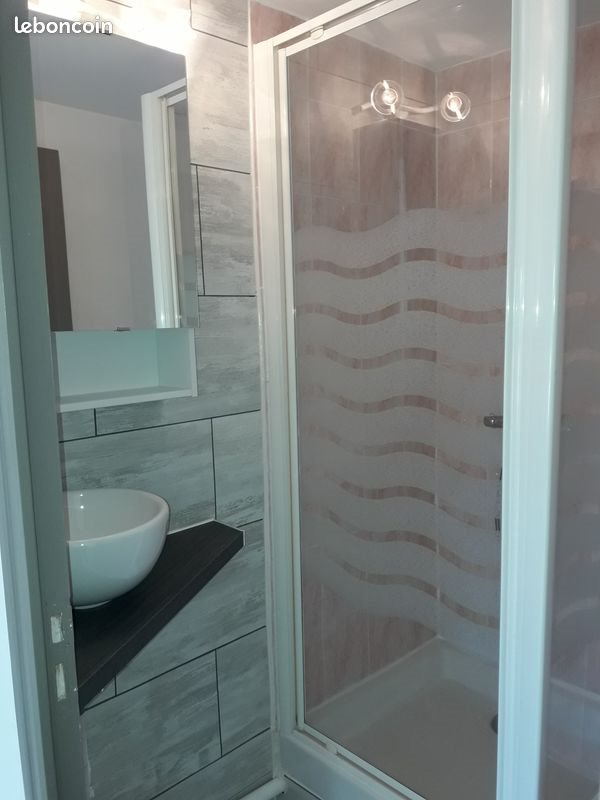 Appartement à louer, 28m², Rougiers