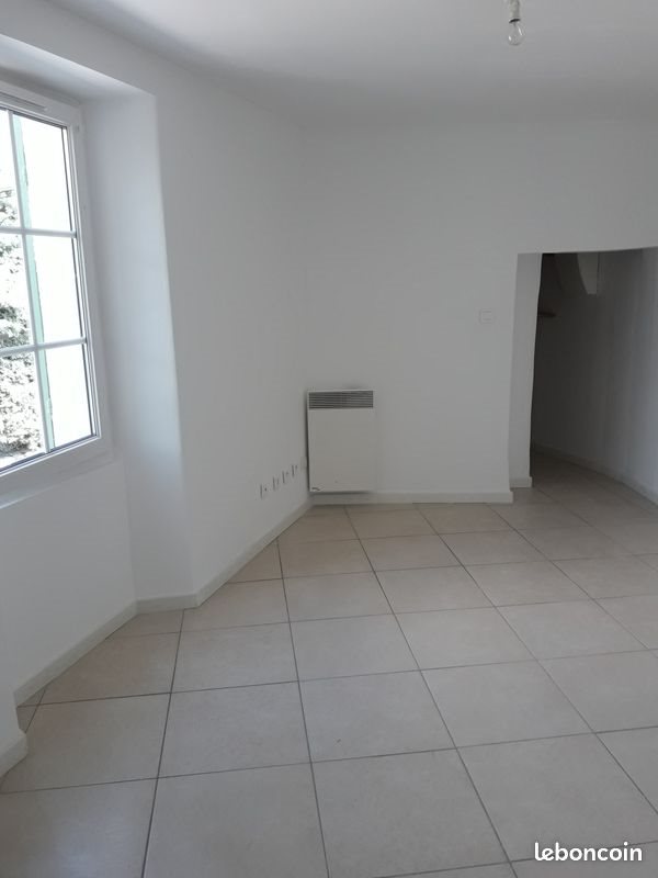 Appartement à louer, 28m², Rougiers