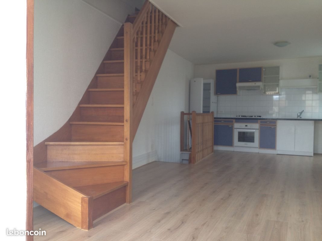 Maison à louer, 75m², Lussat