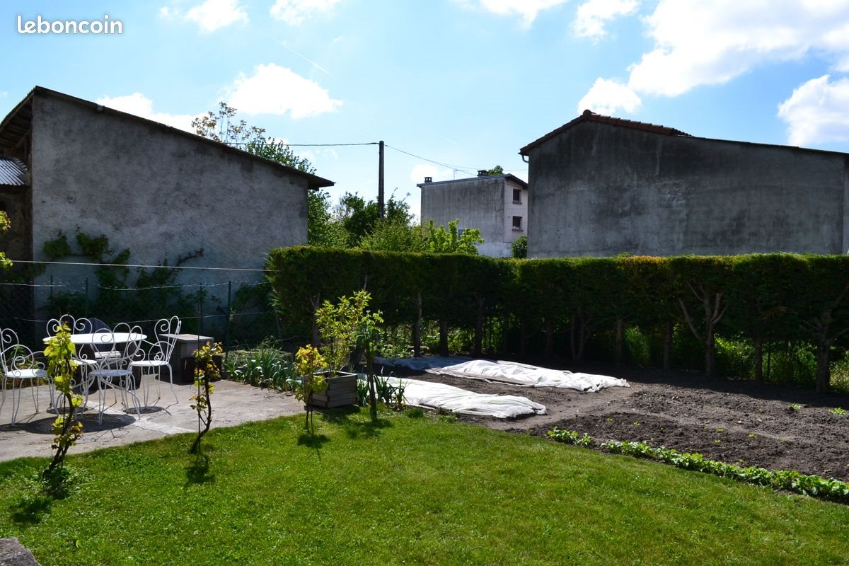 Maison à louer, 75m², Lussat