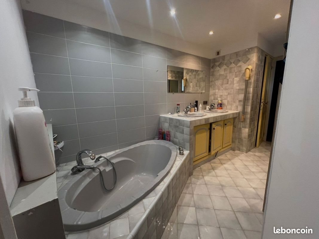 Appartement à louer, 124m², Fréjus