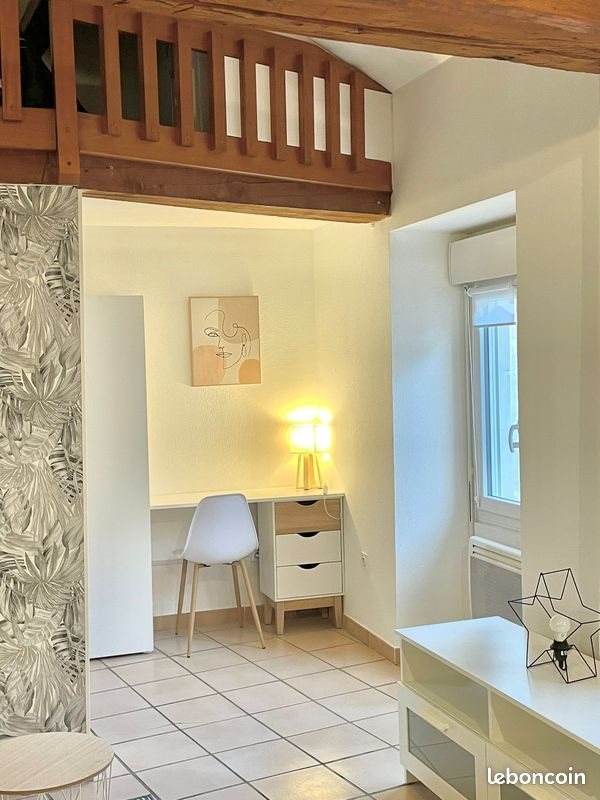 Appartement à louer, 27m², Nîmes