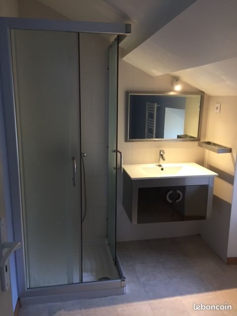 Maison à louer, 54m², Saint-Georges-de-Luzençon