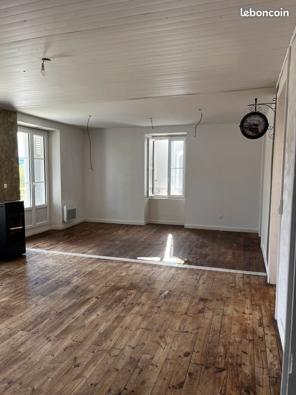 Appartement à louer, 85m², Saugues