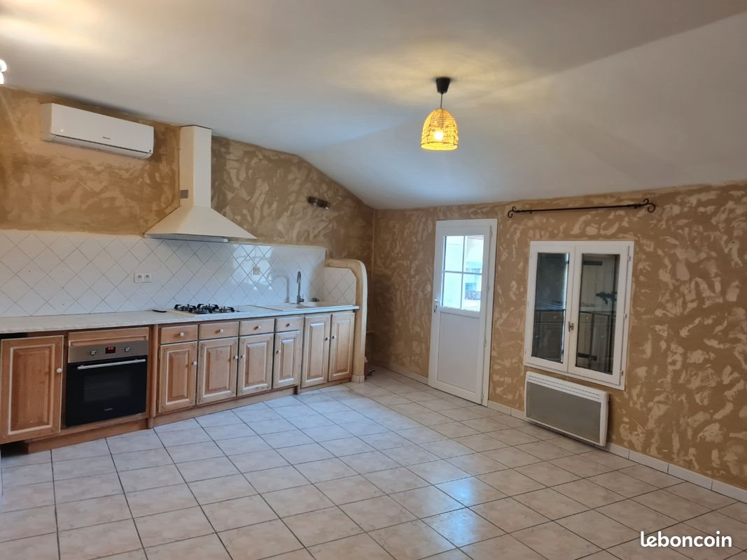 Appartement à louer, 60m², Caderousse