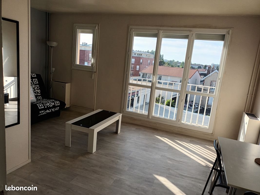Appartement à louer, 28m², Saint-Julien-les-Villas