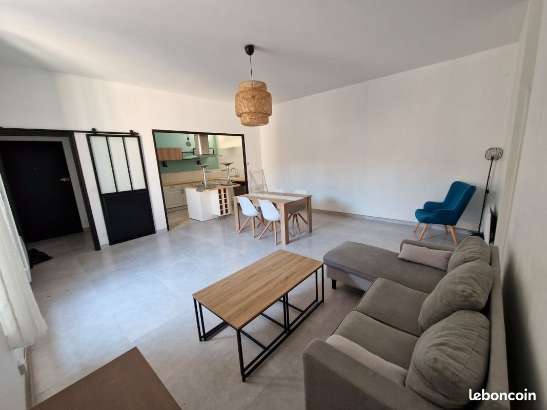 Appartement à louer, 84m², Condom
