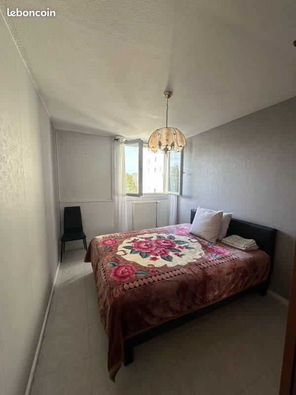 Appartement à louer, 80m², Vaulx-en-Velin