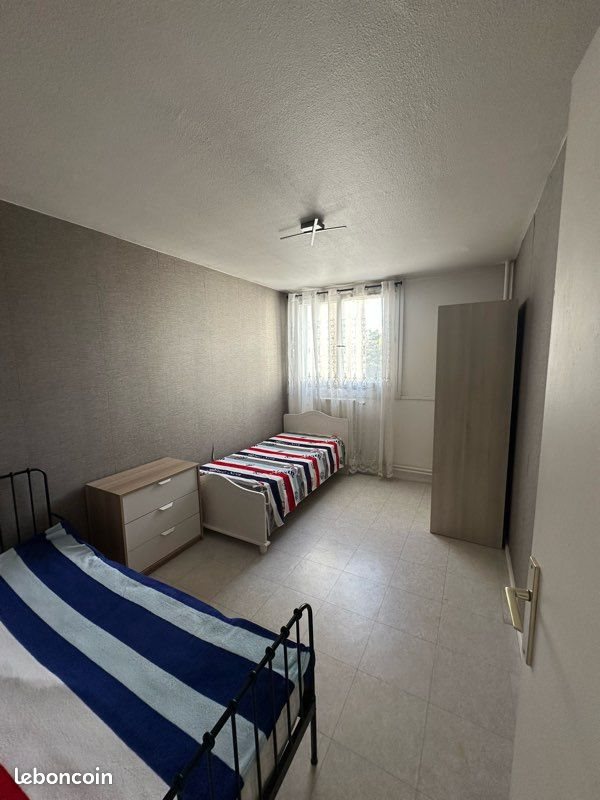 Appartement à louer, 80m², Vaulx-en-Velin