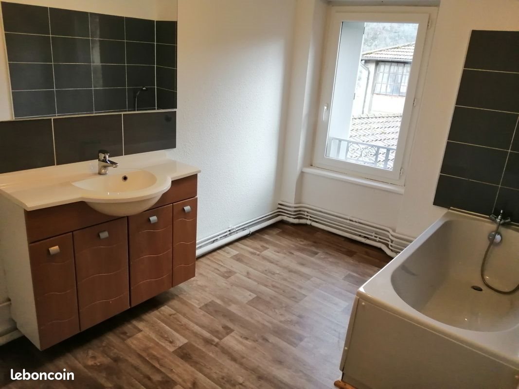 Appartement à louer, 129m², Thiers