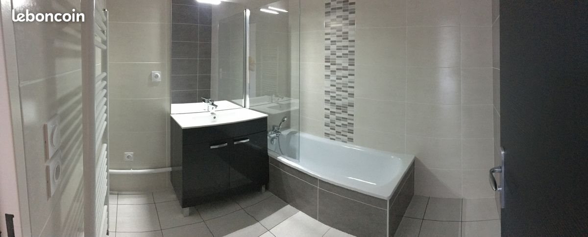Appartement à louer, 50m², Sathonay-Camp