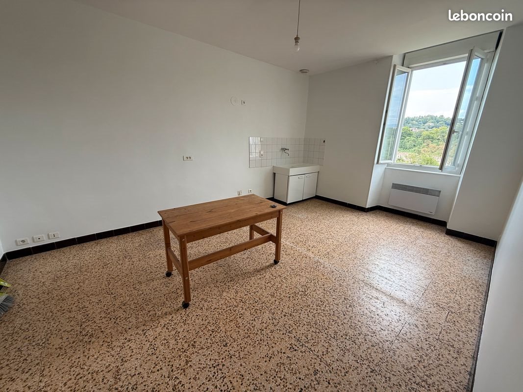 Appartement à louer, 45m², Aubenas