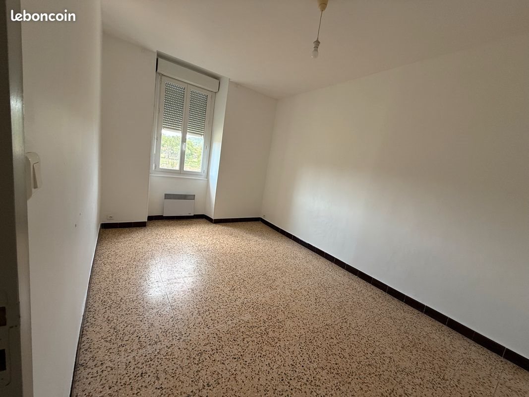 Appartement à louer, 45m², Aubenas