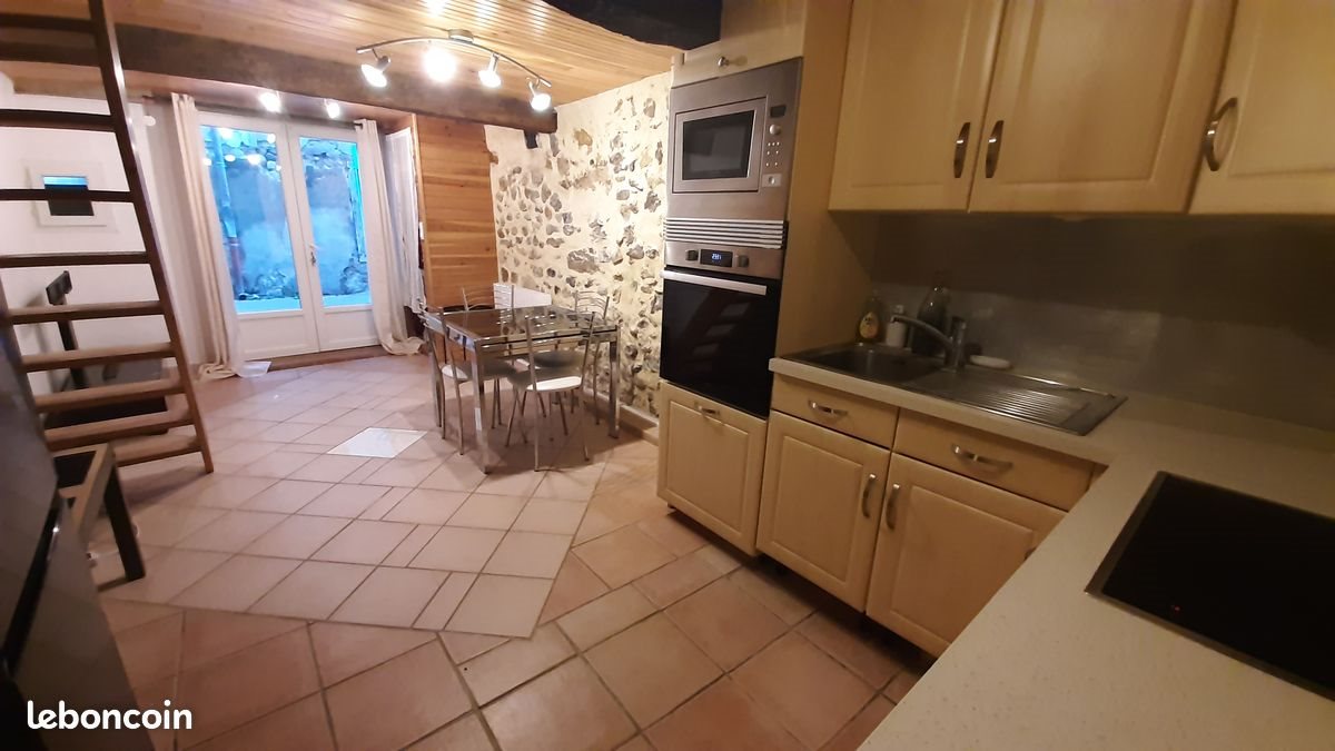 Appartement à louer, 43m², Mézel