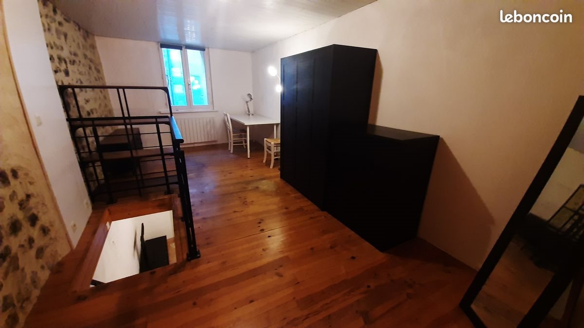 Appartement à louer, 43m², Mézel