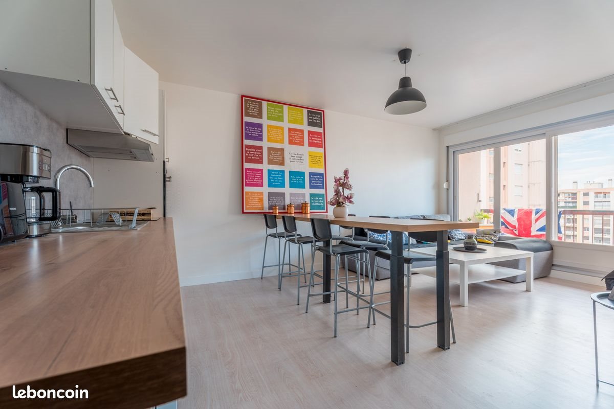 Appartement à louer, 82m², Bron