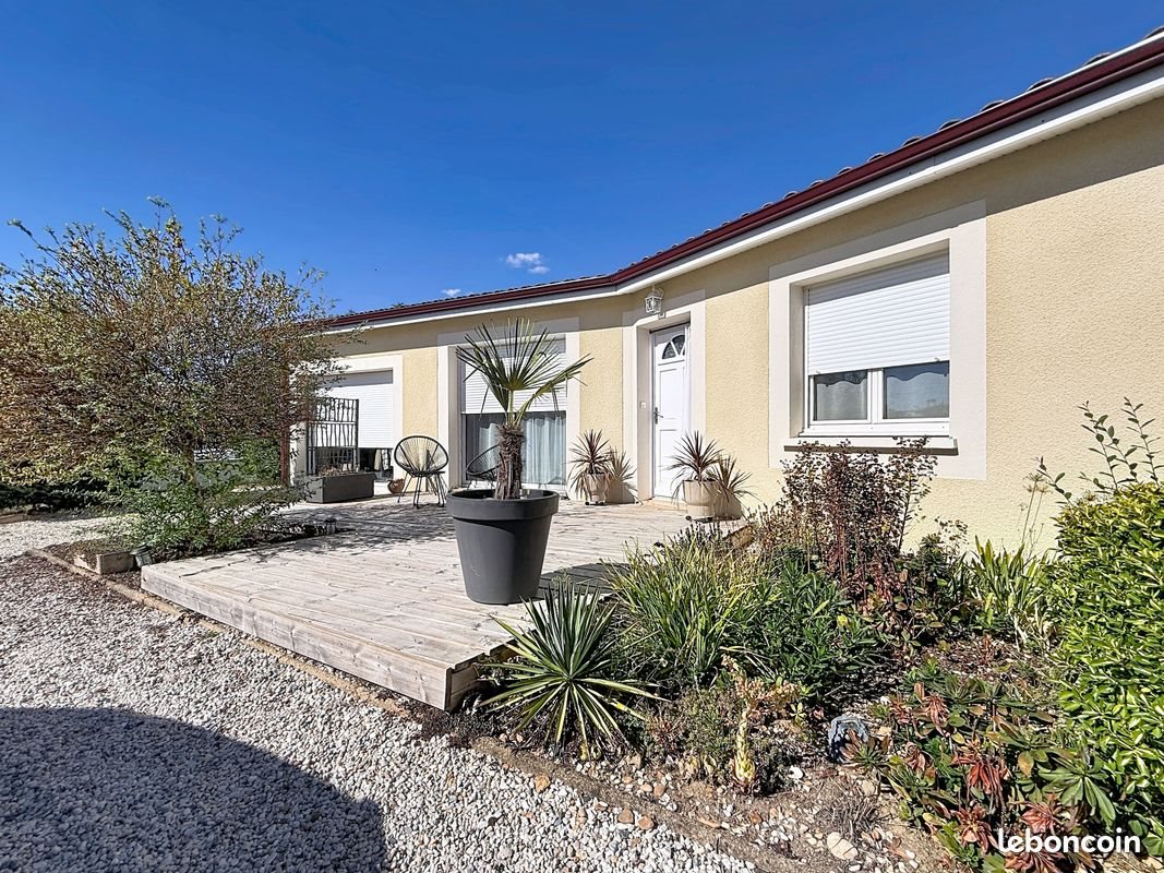 Maison à louer, 111m², Coutras