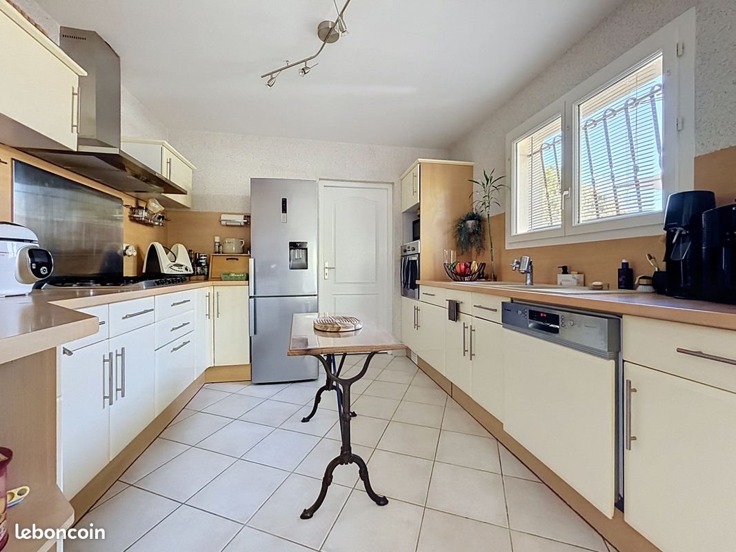 Maison à louer, 111m², Coutras