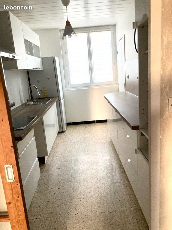 Appartement à louer, 61m², Marignane