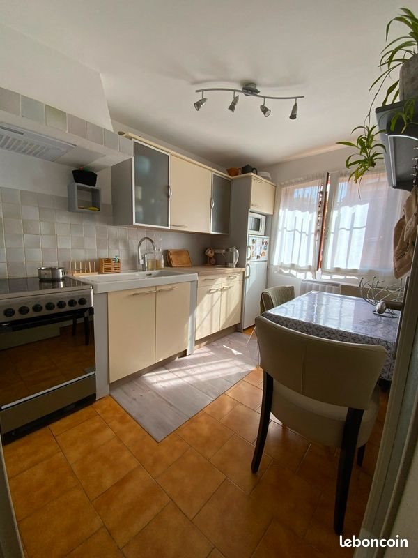 Appartement à louer, 35m², Marseille 8ème