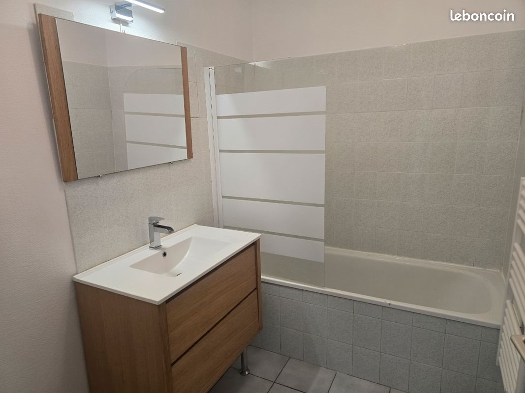 Maison à louer, 55m², Nontron
