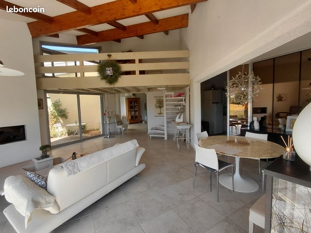 Maison à vendre, 167m², Lissieu