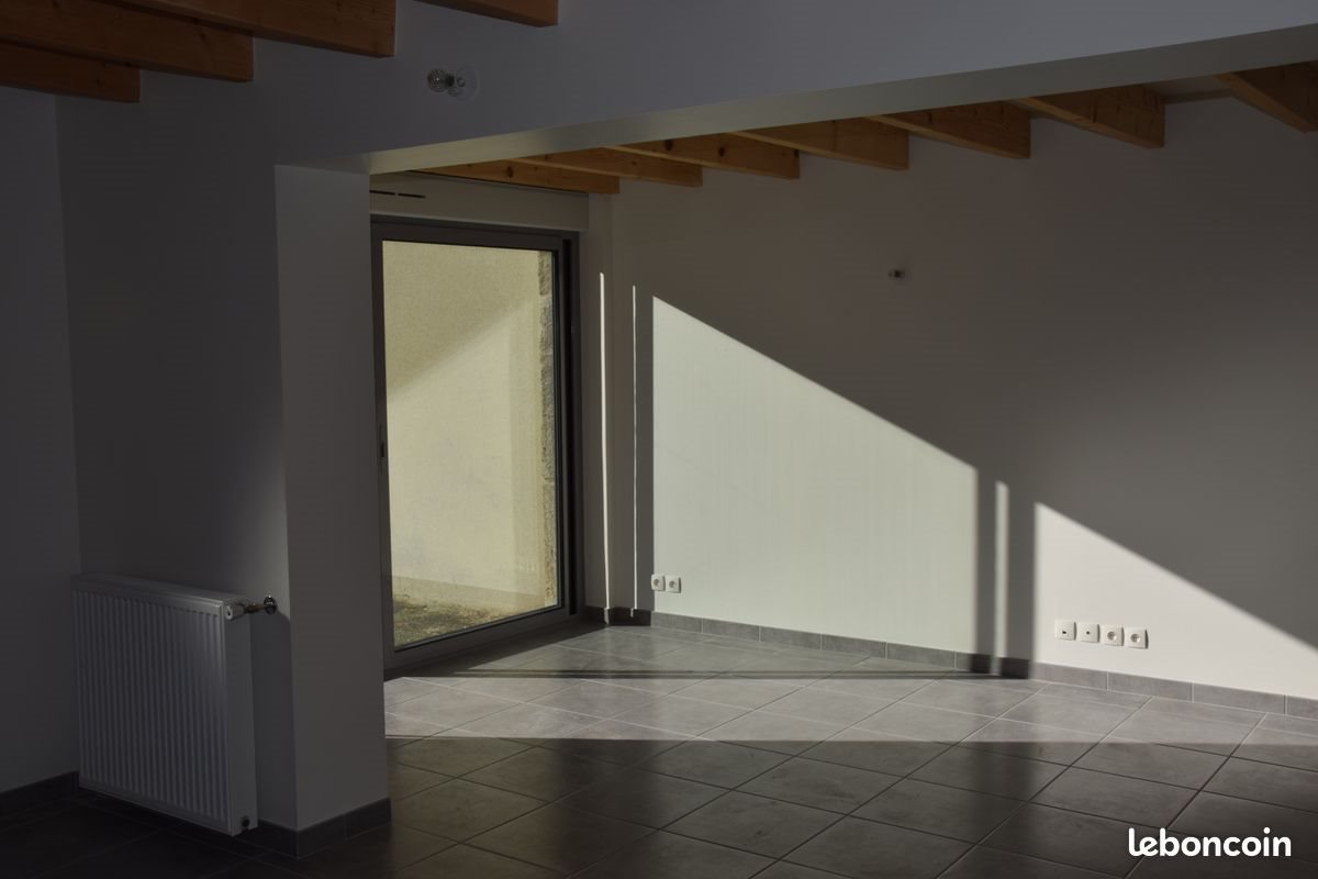 Maison à louer, 75m², Chârost