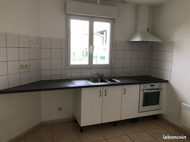 Maison à louer, 90m², Mazion