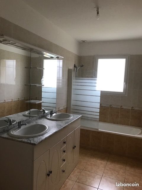 Maison à louer, 90m², Mazion