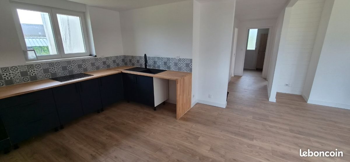 Maison à louer, 106m², Ploëzal