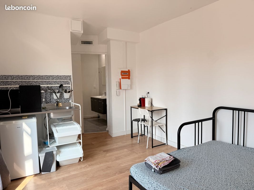 Appartement à louer, 19m², Nîmes