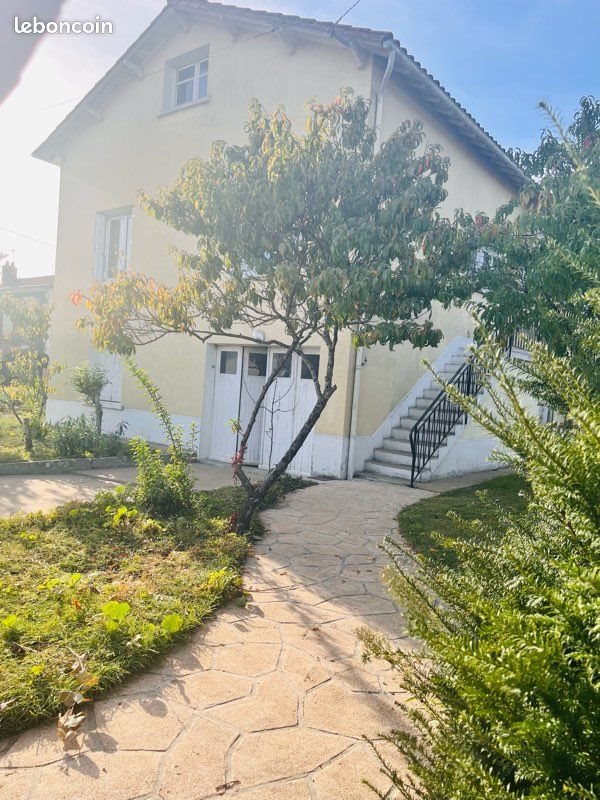 Maison à louer, 85m², Augé