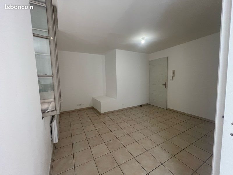 Appartement à louer, 31m², Nîmes