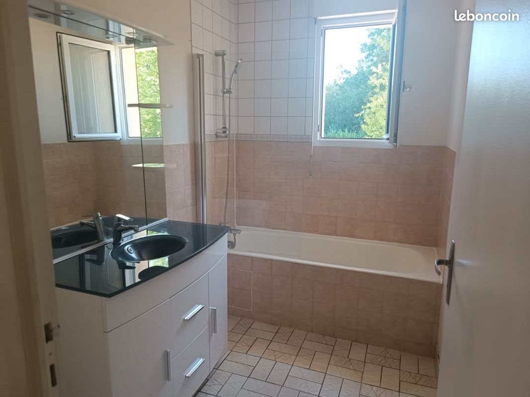 Maison à louer, 76m², Gorron