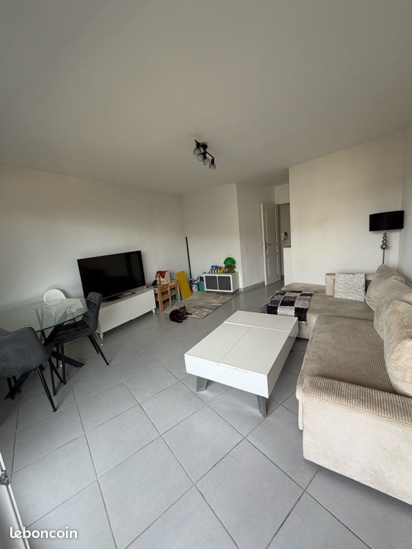 Appartement à louer, 59m², Meyzieu