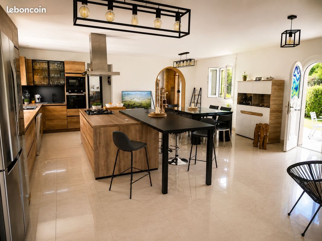 Maison à vendre, 170m², Les Eglisottes-et-Chalaures