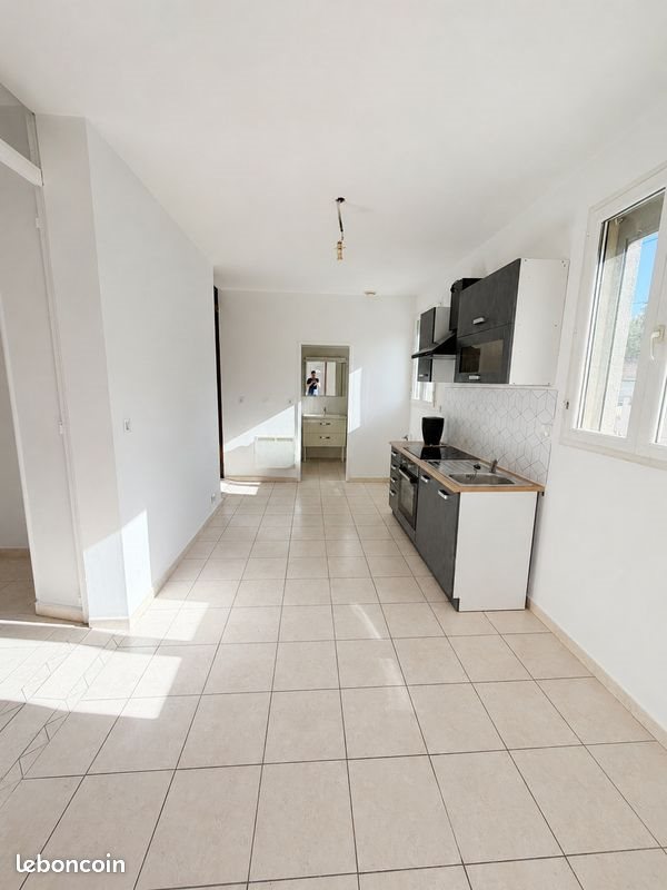 Appartement à louer, 69m², Alès