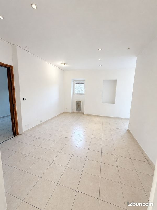 Appartement à louer, 69m², Alès