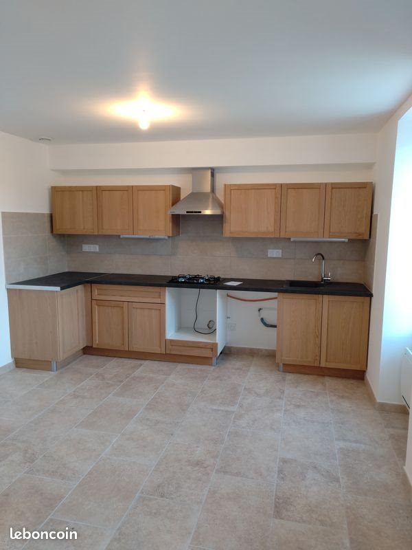 Appartement à louer, 78m², Cabannes