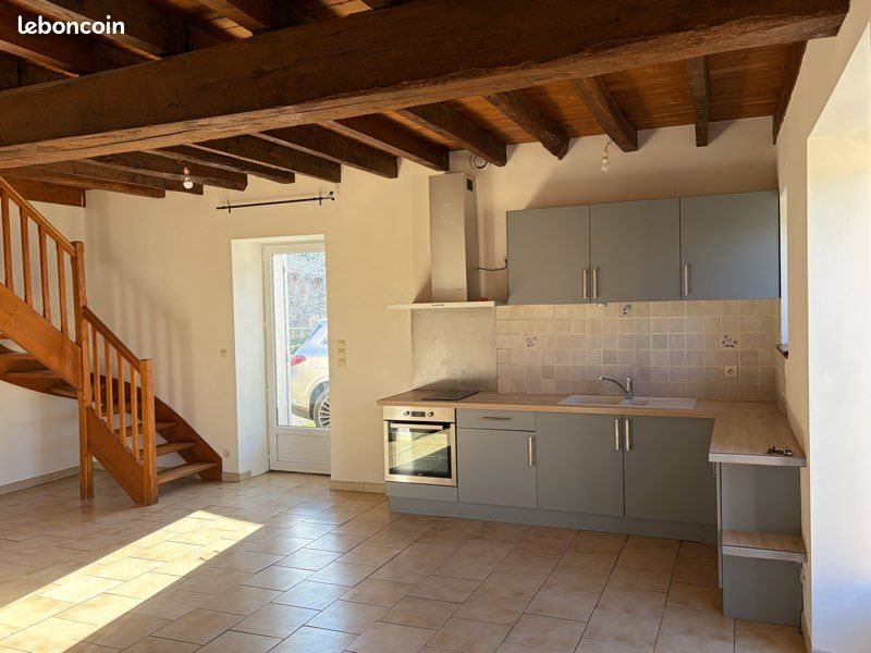 Maison à louer, 85m², Celle-Lévescault