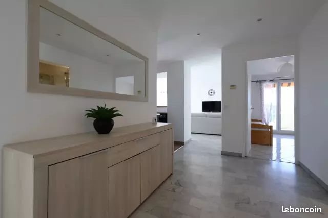 Appartement à vendre, 85m², Fréjus