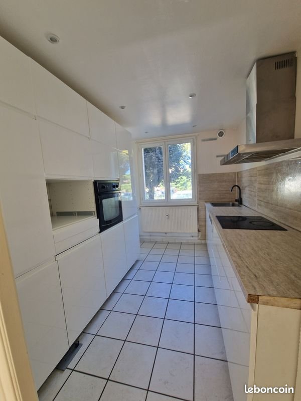Appartement à louer, 65m², Saint-Priest