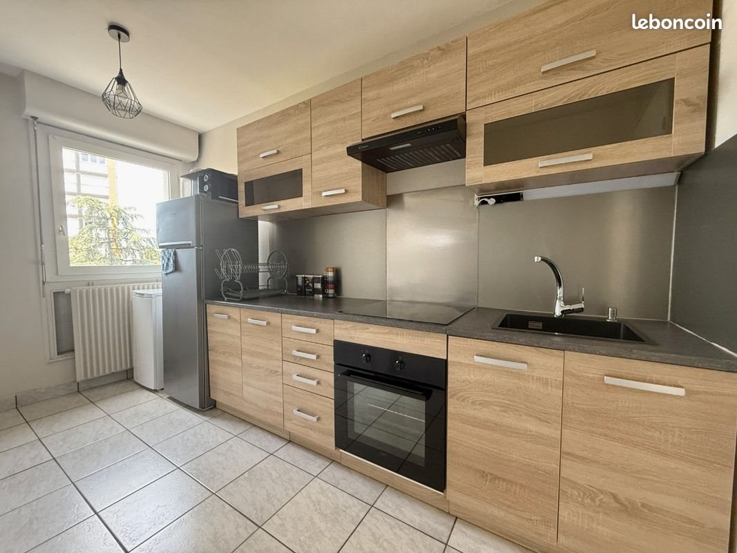 Appartement à louer, 45m², Saint-Étienne