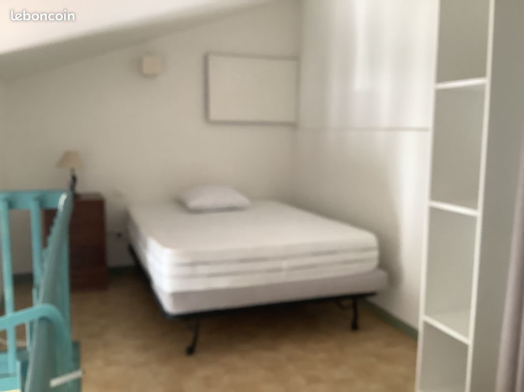 Appartement à louer, 28m², La Roque-d'Anthéron