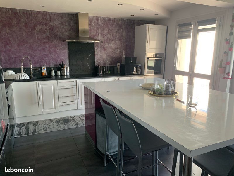 Appartement à vendre, 90m², Saint-Genest-Lerpt