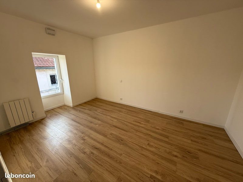 Appartement à louer, 90m², Cabannes