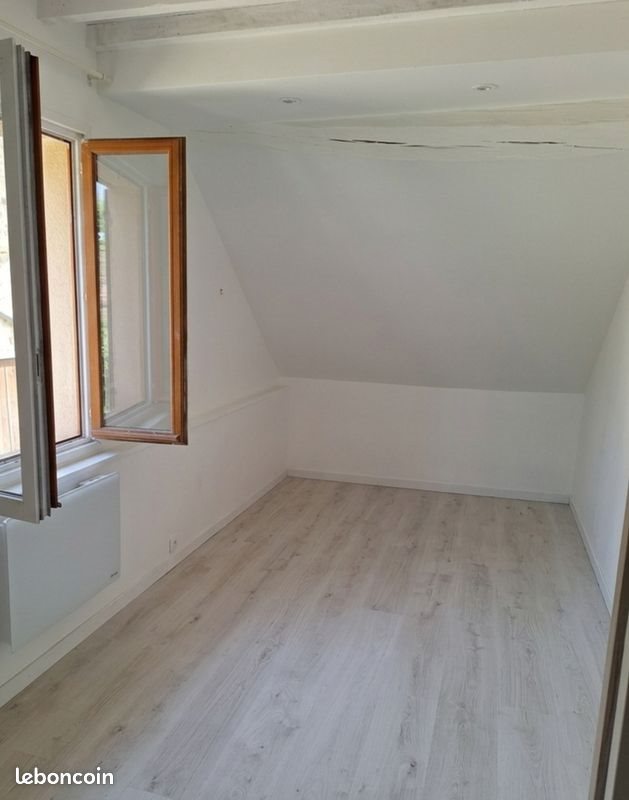 Appartement à louer, 45m², Saint-Fargeau