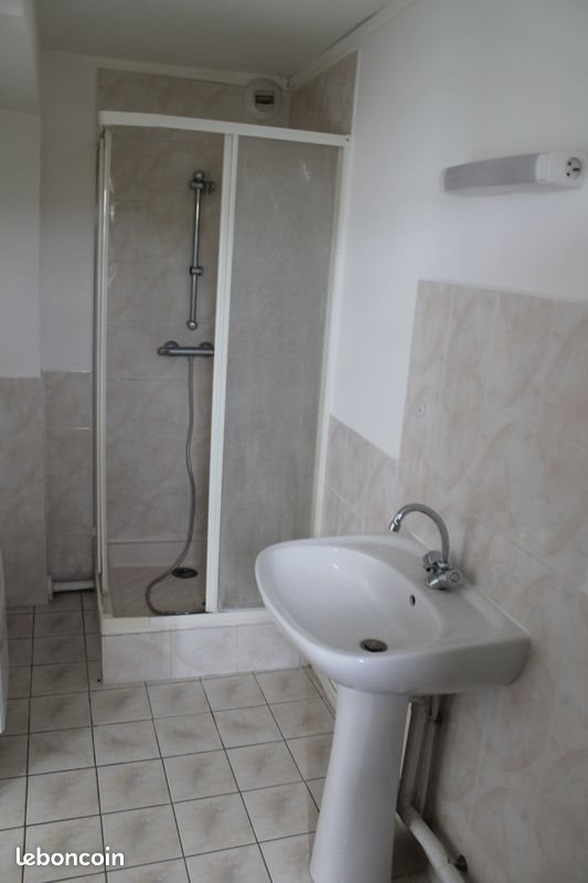 Appartement à louer, 65m², Sainte-Gauburge-Sainte-Colombe