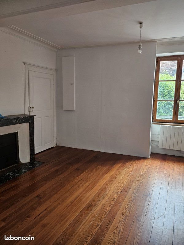 Appartement à louer, 60m², Cormatin