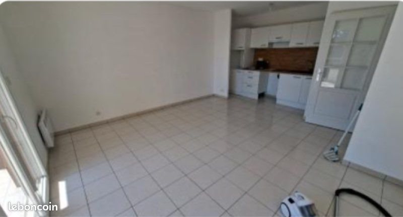 Appartement à louer, 45m², Le Rouret